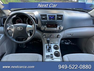 2012 Toyota Highlander SE V6  With Back up Camera & Third Row Seating - Photo 19 - Irvine, CA 92614