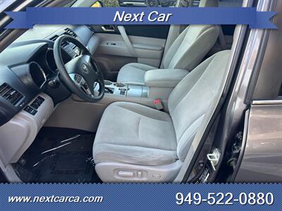 2012 Toyota Highlander SE V6  With Back up Camera & Third Row Seating - Photo 9 - Irvine, CA 92614