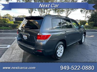 2012 Toyota Highlander SE V6  With Back up Camera & Third Row Seating - Photo 3 - Irvine, CA 92614