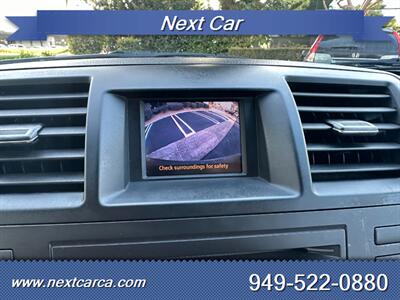 2012 Toyota Highlander SE V6  With Back up Camera & Third Row Seating - Photo 11 - Irvine, CA 92614