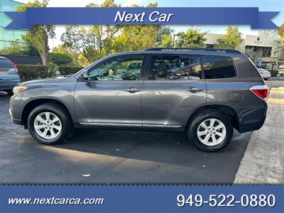 2012 Toyota Highlander SE V6  With Back up Camera & Third Row Seating - Photo 6 - Irvine, CA 92614