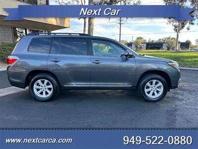 2012 Toyota Highlander SE V6  With Back up Camera & Third Row Seating - Photo 2 - Irvine, CA 92614