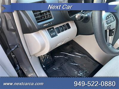 2012 Toyota Highlander SE V6  With Back up Camera & Third Row Seating - Photo 17 - Irvine, CA 92614