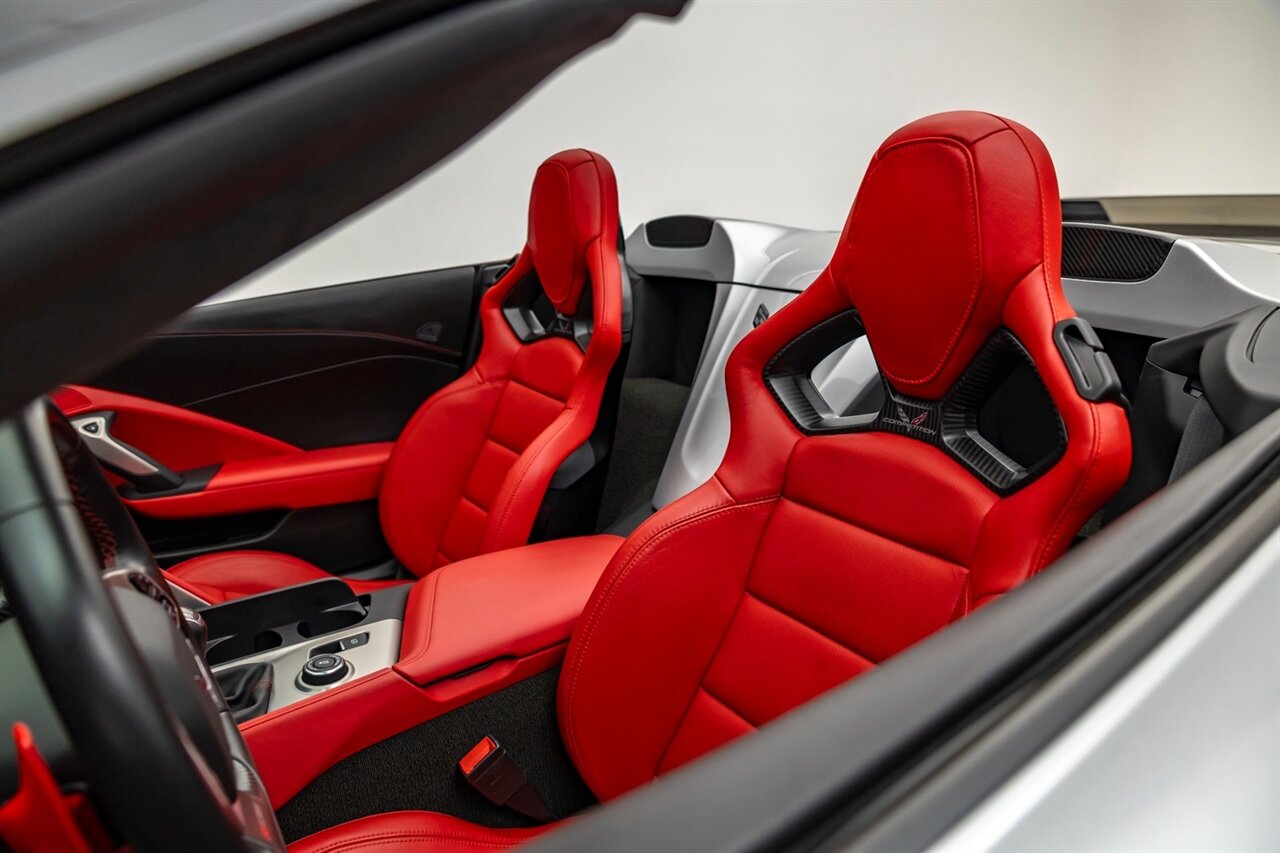 2018 Chevrolet Corvette Z06   - Photo 2 - Springfield, MO 65802