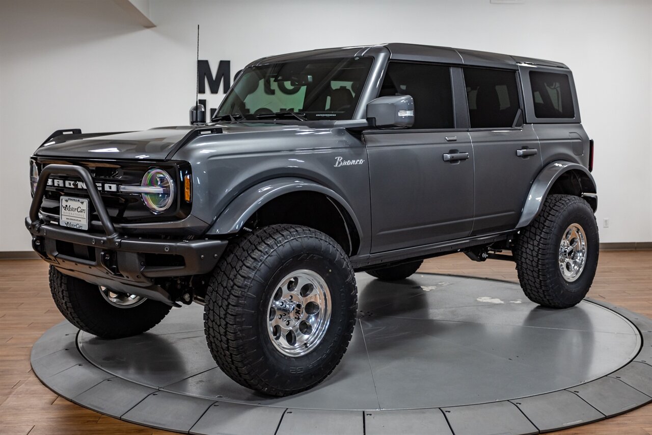 2022 Ford Bronco Outer Banks   - Photo 1 - Springfield, MO 65802