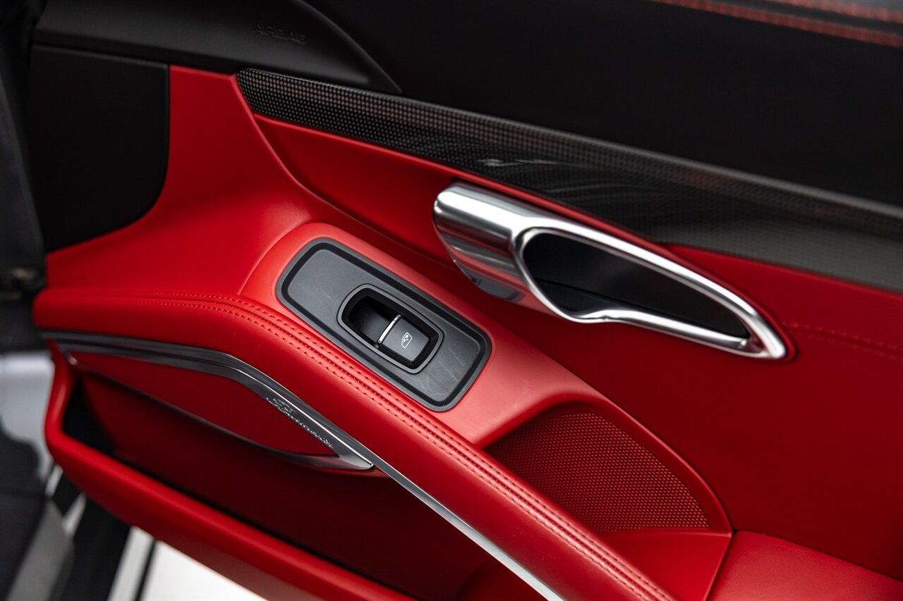 2016 Porsche 911 Turbo S   - Photo 39 - Springfield, MO 65802