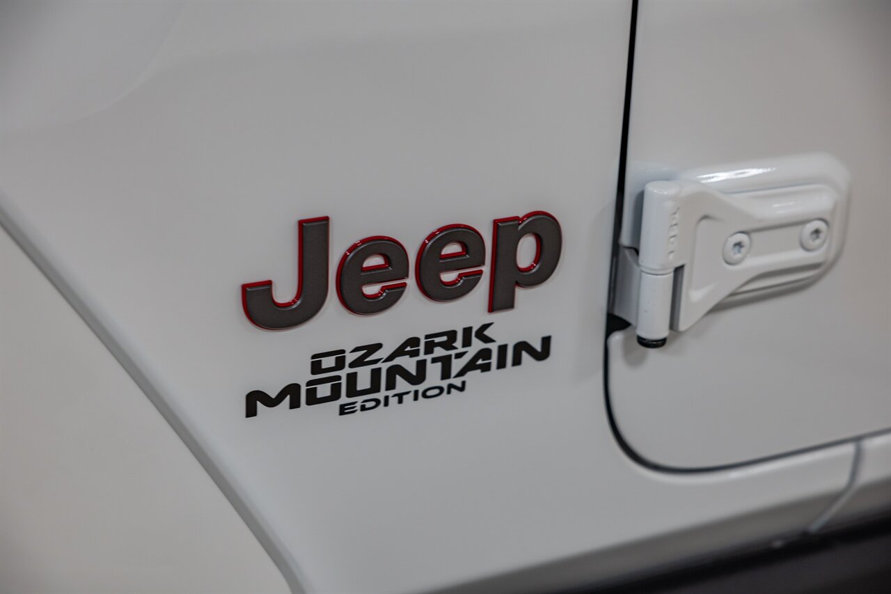 2023 Jeep Wrangler Unlimited Rubicon   - Photo 30 - Springfield, MO 65802