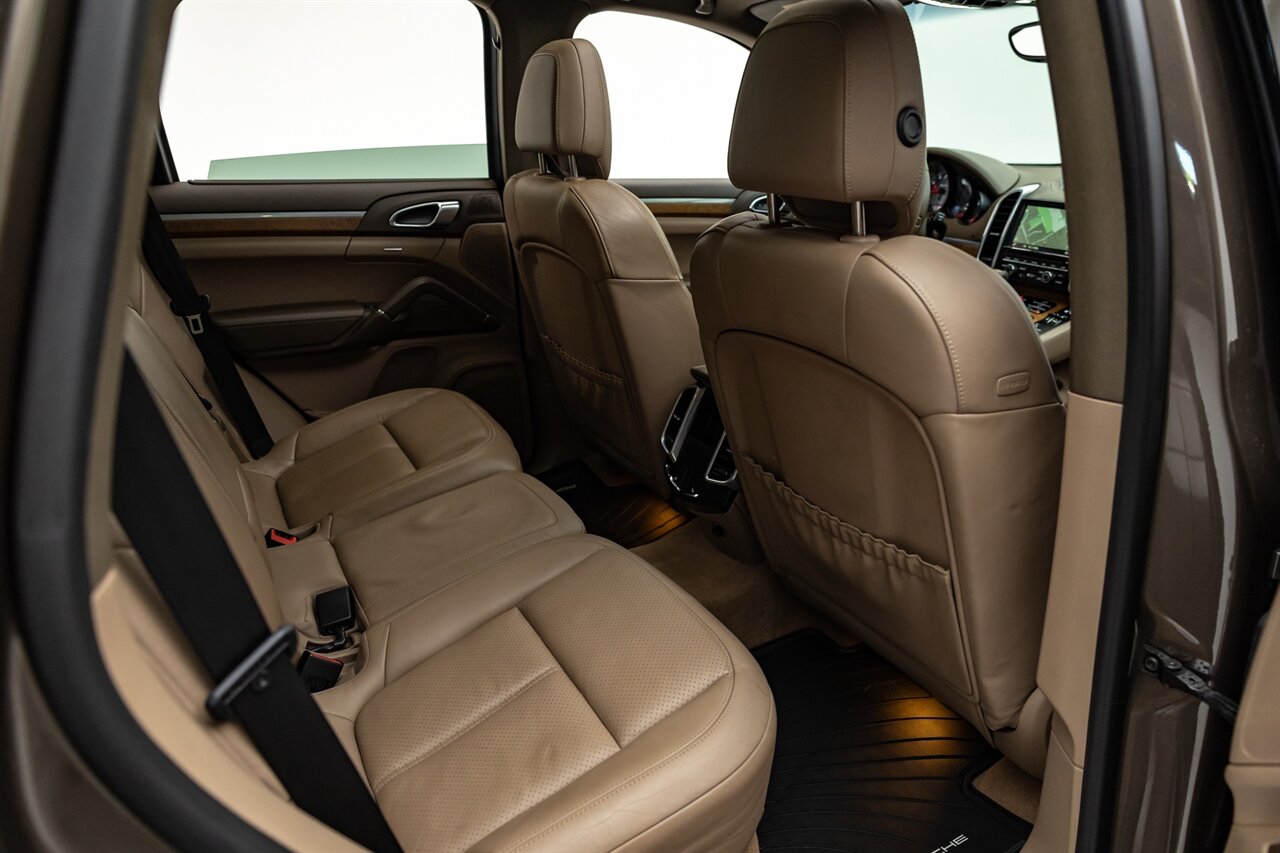 2014 Porsche Cayenne S Hybrid   - Photo 49 - Springfield, MO 65802