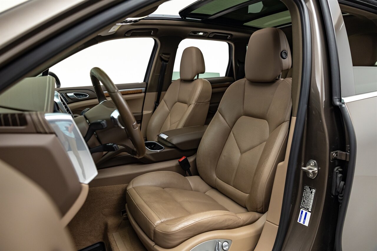 2014 Porsche Cayenne S Hybrid   - Photo 26 - Springfield, MO 65802