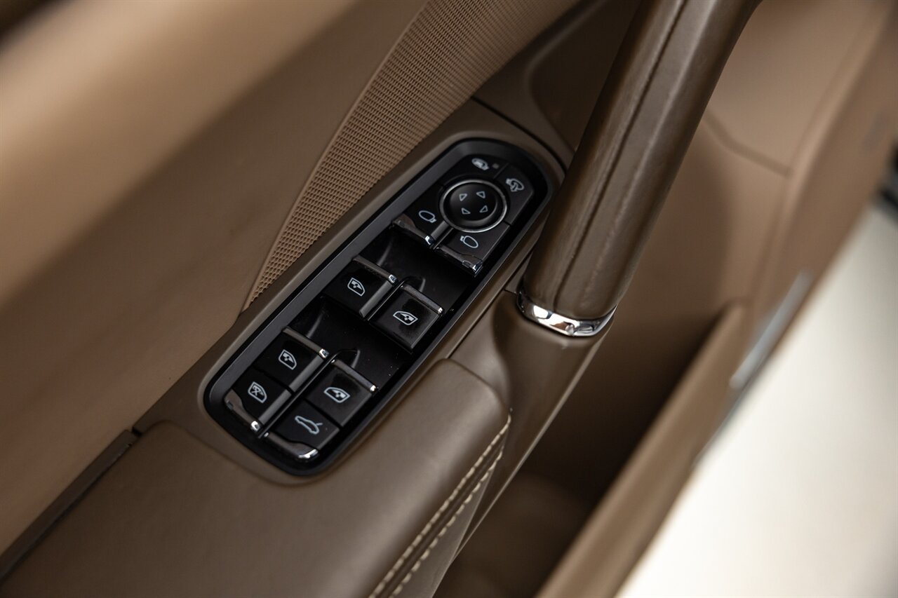 2014 Porsche Cayenne S Hybrid   - Photo 55 - Springfield, MO 65802