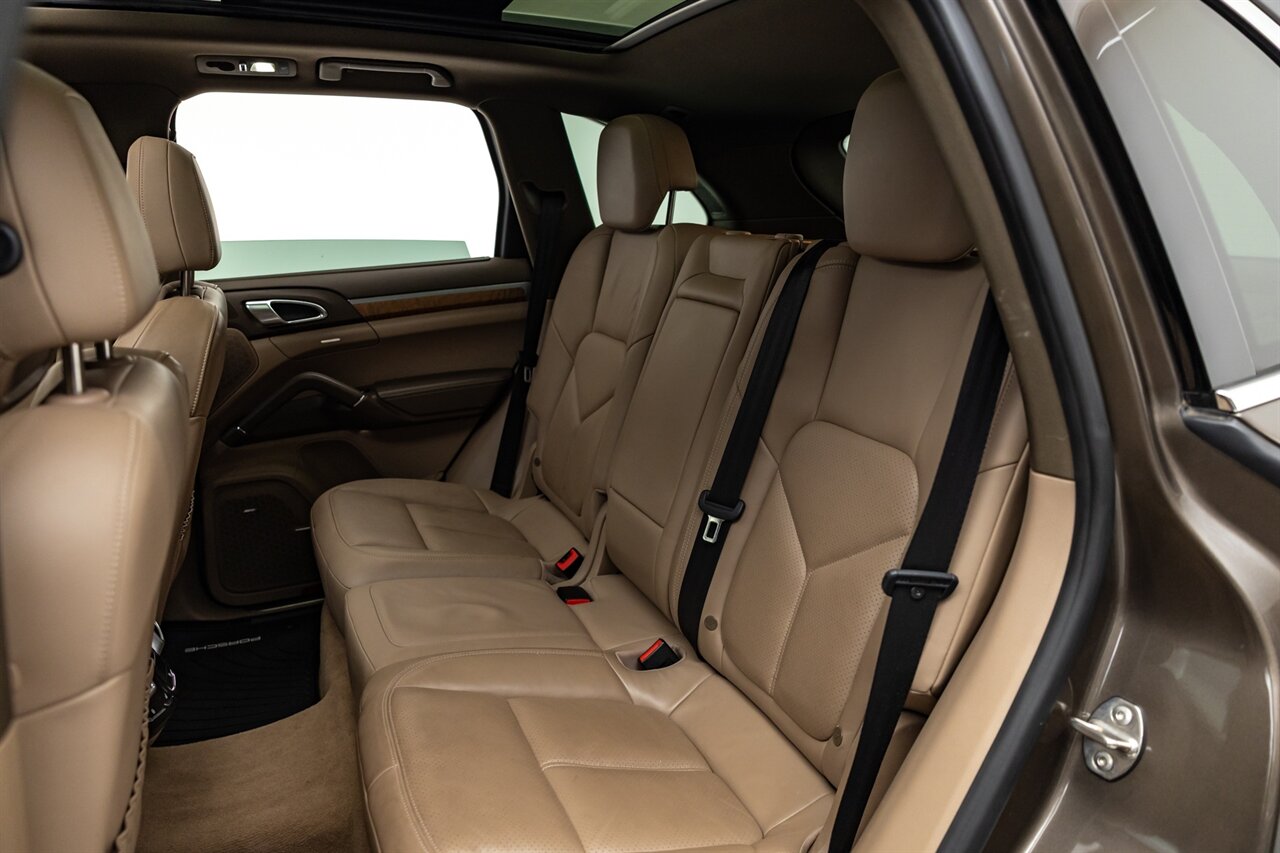 2014 Porsche Cayenne S Hybrid   - Photo 35 - Springfield, MO 65802