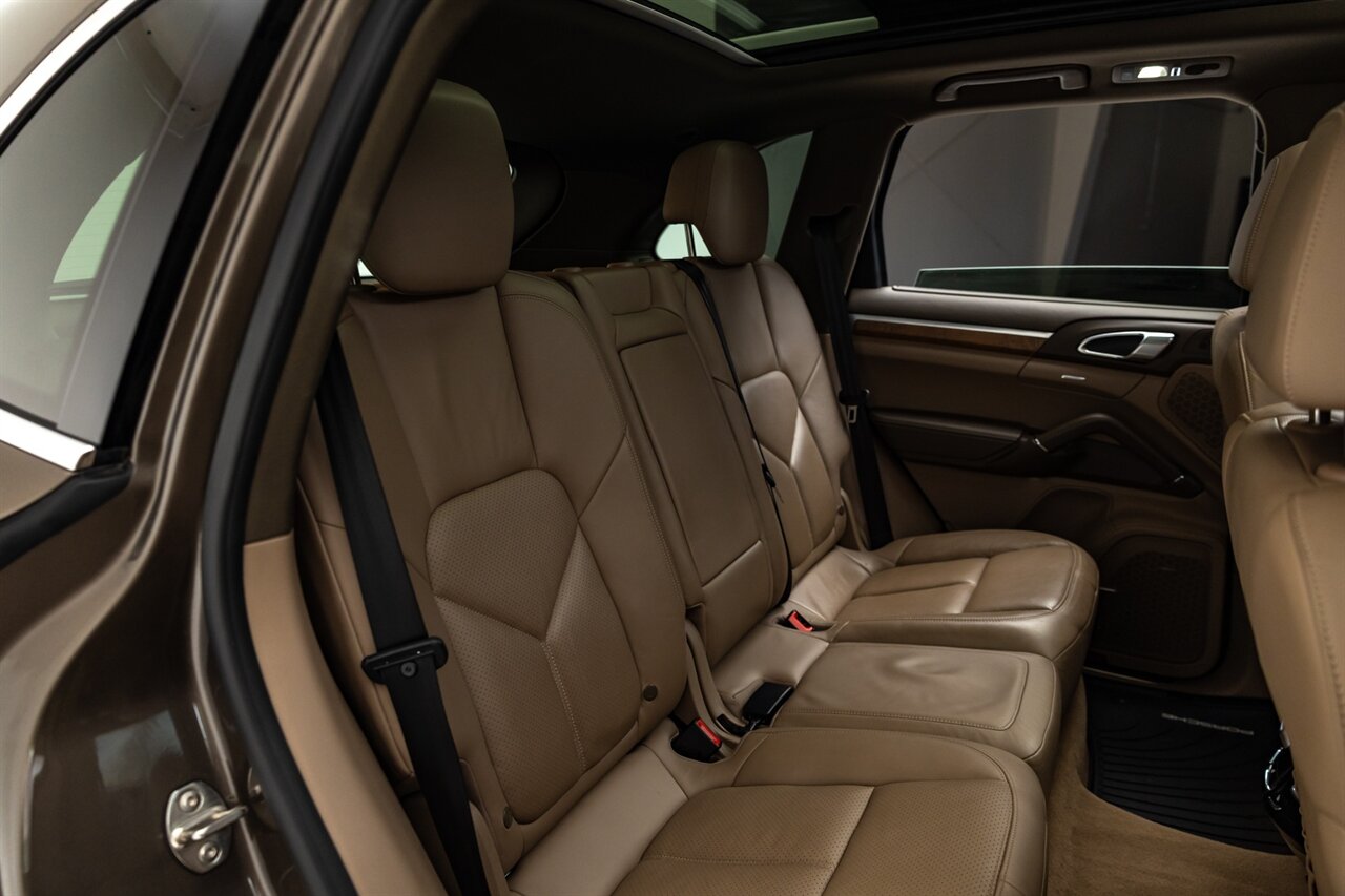 2014 Porsche Cayenne S Hybrid   - Photo 39 - Springfield, MO 65802