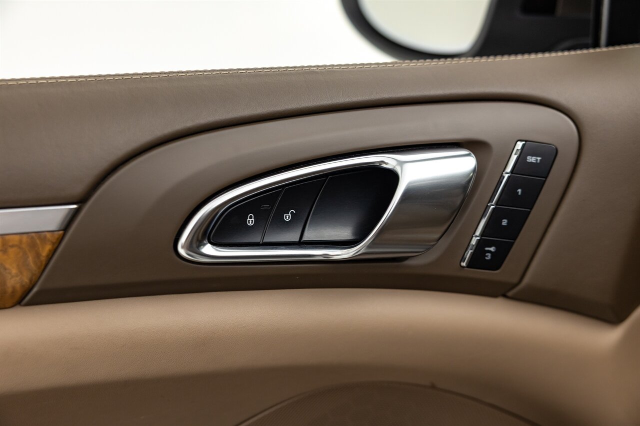 2014 Porsche Cayenne S Hybrid   - Photo 54 - Springfield, MO 65802