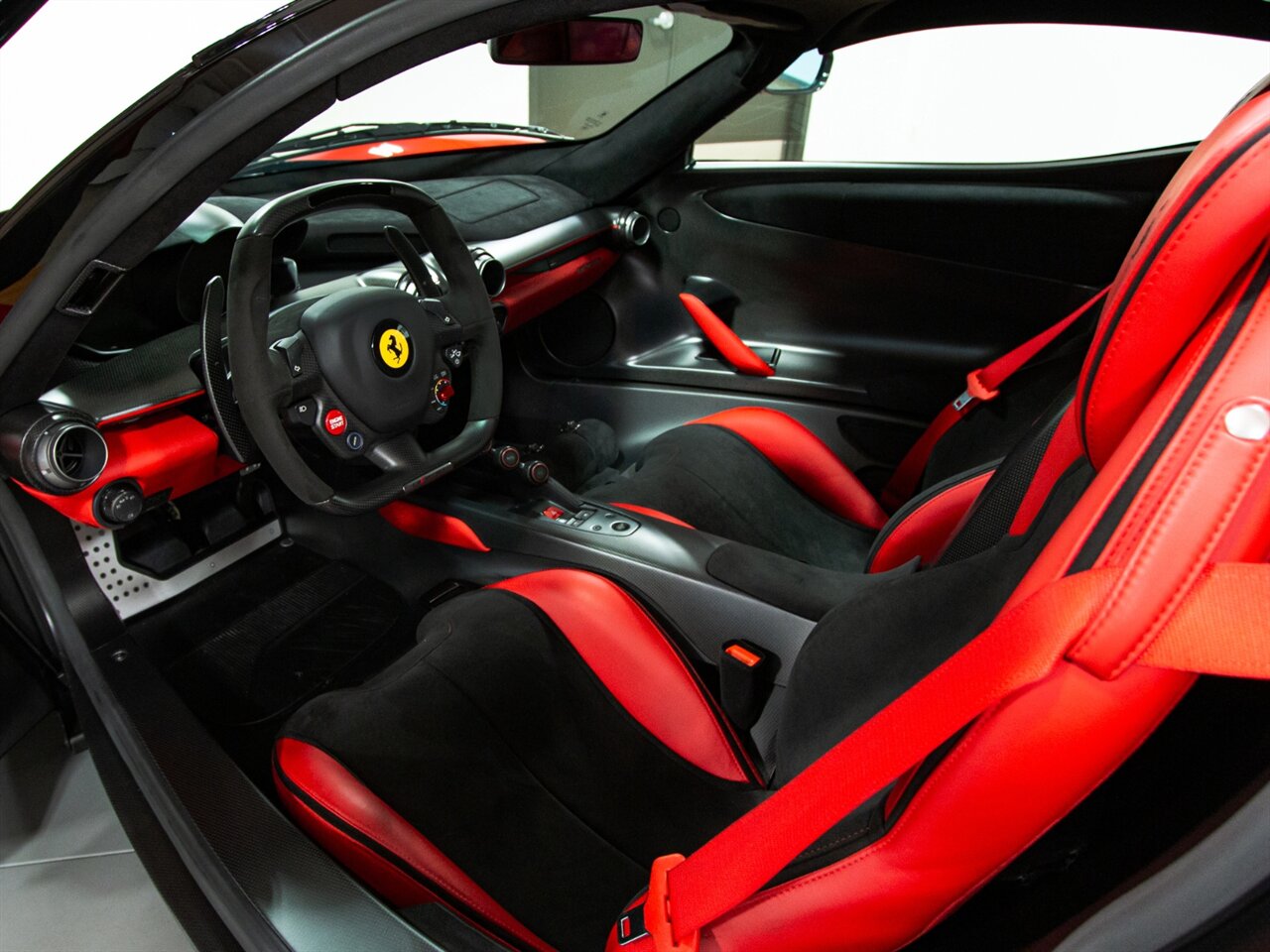 2015 Ferrari LaFerrari   - Photo 2 - Springfield, MO 65802