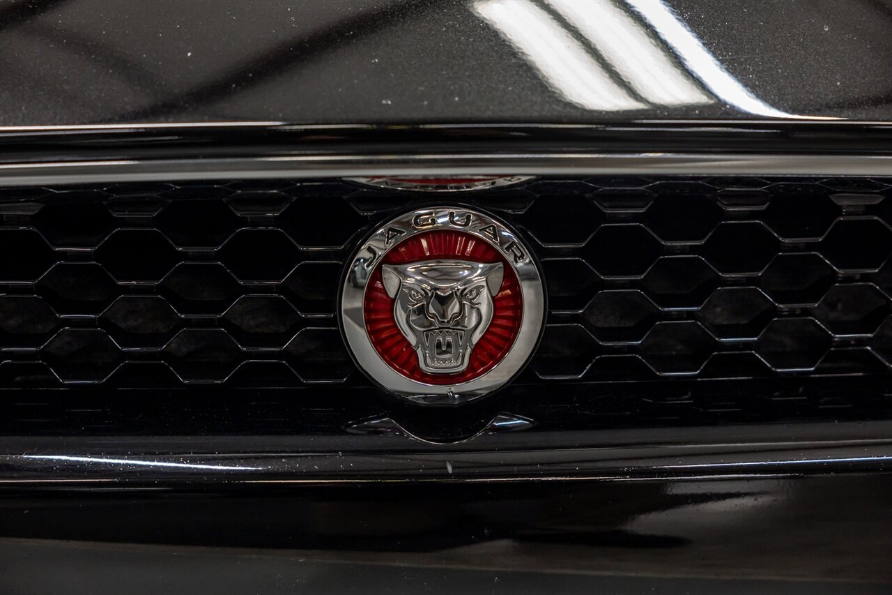 2015 Jaguar F-TYPE R   - Photo 15 - Springfield, MO 65802