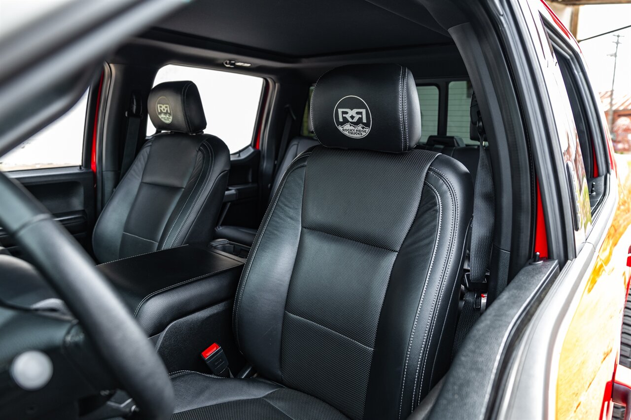 2019 Ford F-150 XLT   - Photo 2 - Springfield, MO 65802