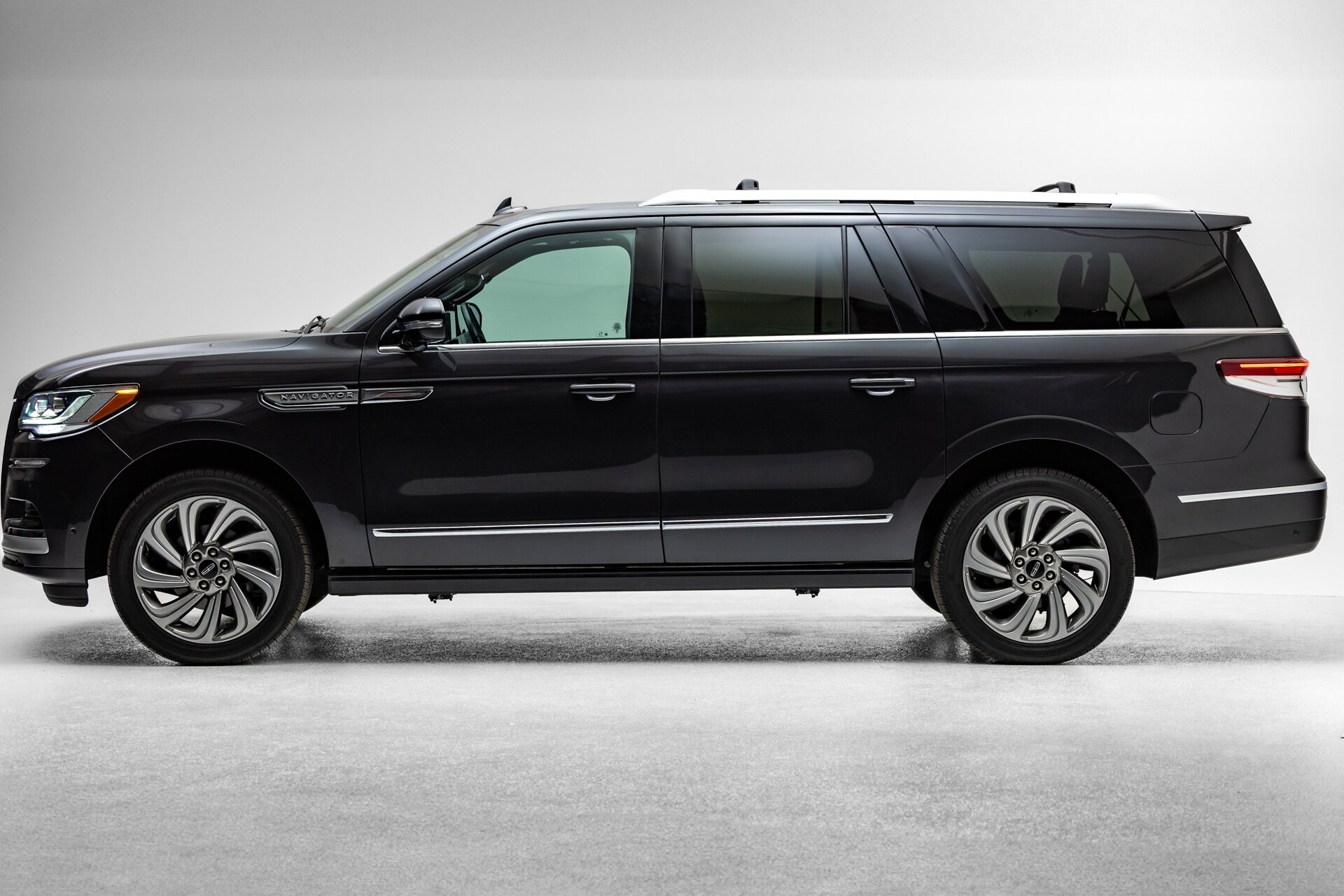 2023 Lincoln Navigator L Reserve