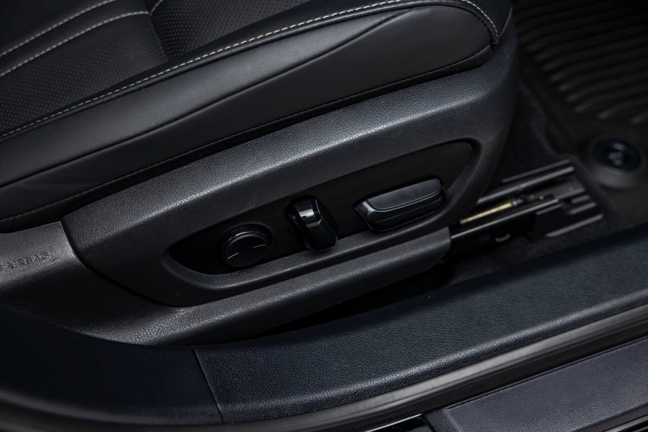 2020 Lexus ES 300h Luxury   - Photo 45 - Springfield, MO 65802