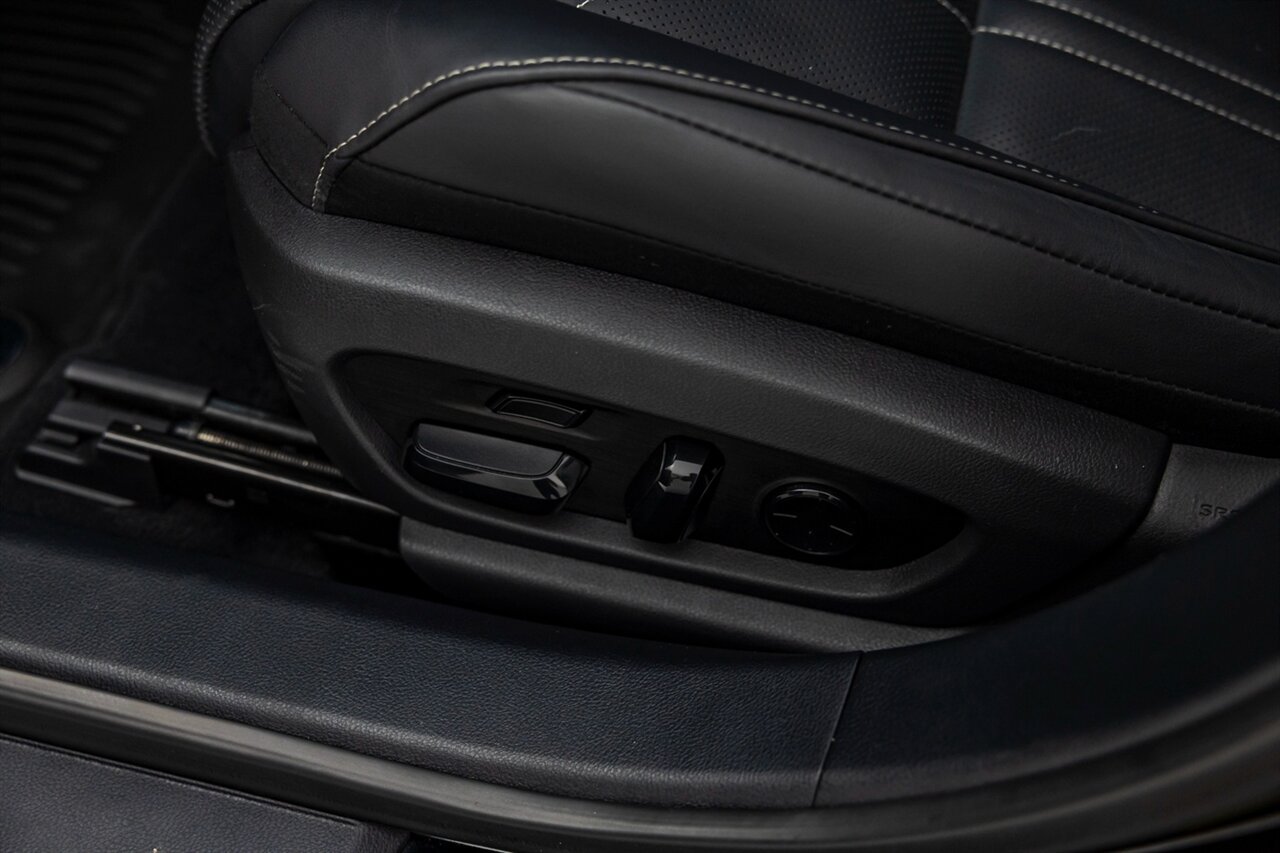 2020 Lexus ES 300h Luxury   - Photo 34 - Springfield, MO 65802