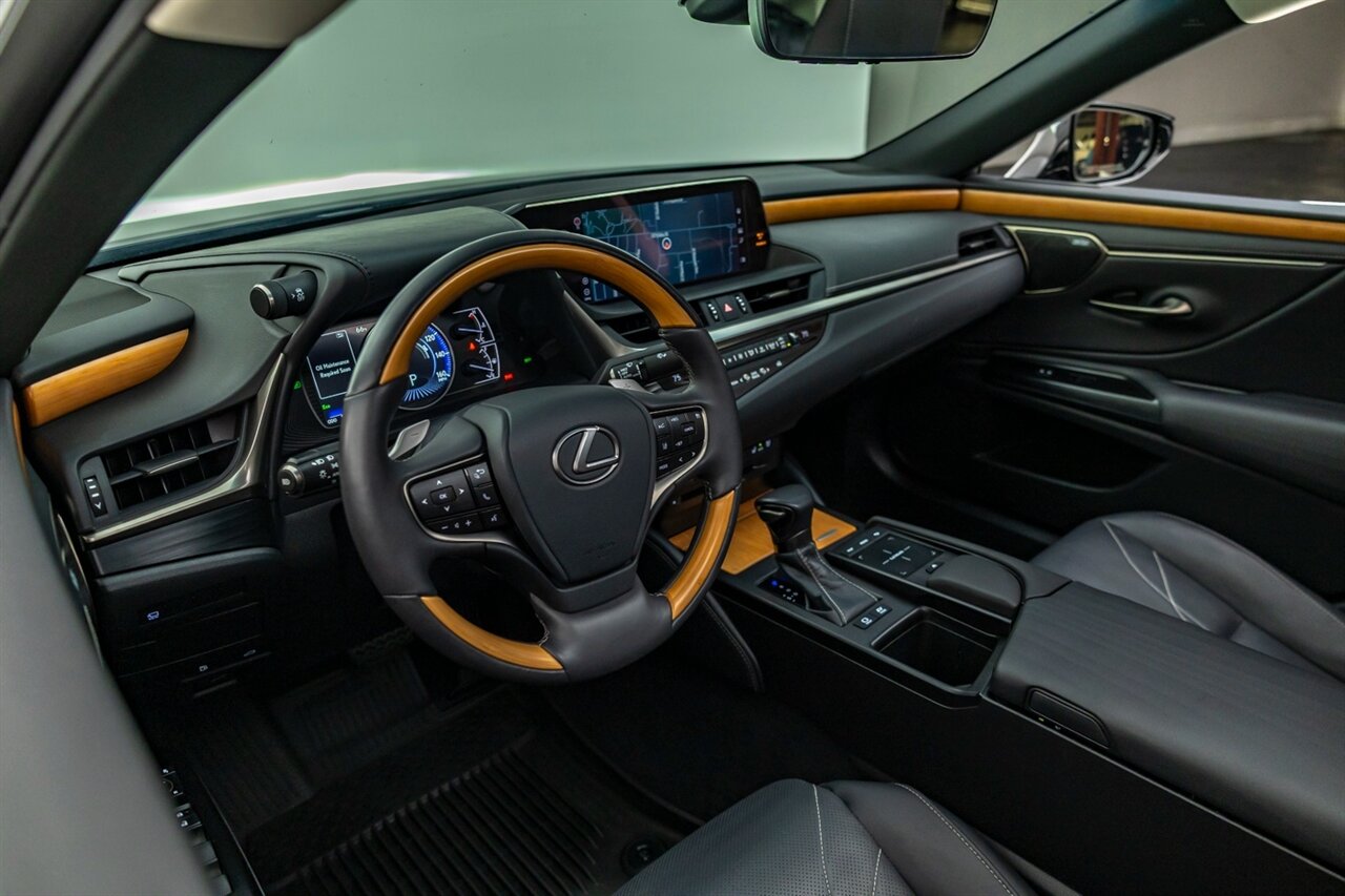 2020 Lexus ES 300h Luxury   - Photo 28 - Springfield, MO 65802