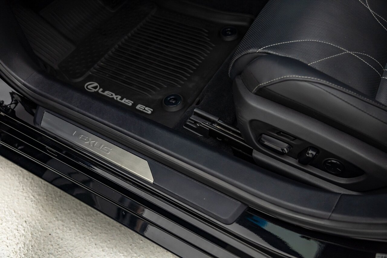 2020 Lexus ES 300h Luxury   - Photo 33 - Springfield, MO 65802