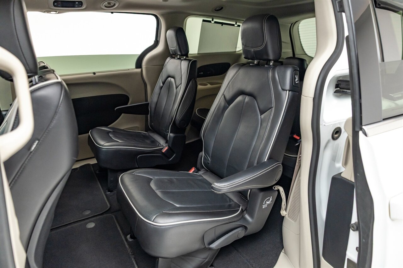 2022 Chrysler Pacifica Limited   - Photo 18 - Springfield, MO 65802
