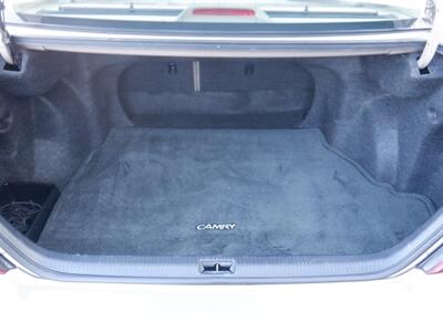 2002 Toyota Camry LE - Photo 11 - Kirkland, WA 98033