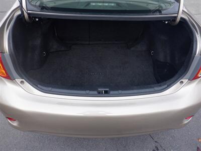 2009 Toyota Corolla LE - Photo 10 - Kirkland, WA 98033