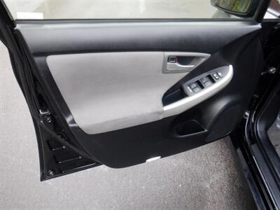 2014 Toyota Prius Three   - Photo 17 - Kirkland, WA 98033
