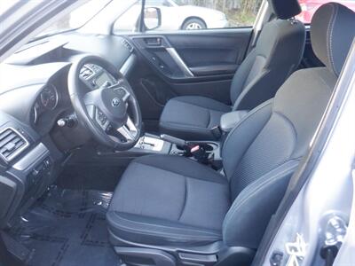 2017 Subaru Forester 2.5i AWD   - Photo 8 - Kirkland, WA 98033