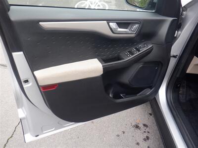 2020 Ford Escape SE   - Photo 15 - Kirkland, WA 98033