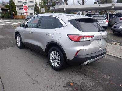 2020 Ford Escape SE   - Photo 3 - Kirkland, WA 98033