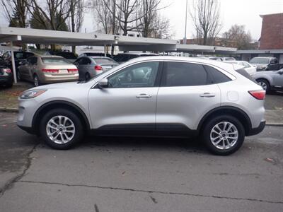 2020 Ford Escape SE   - Photo 2 - Kirkland, WA 98033