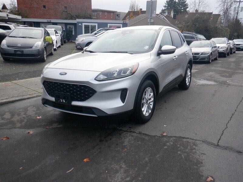 2020 Ford Escape SE   - Photo 1 - Kirkland, WA 98033