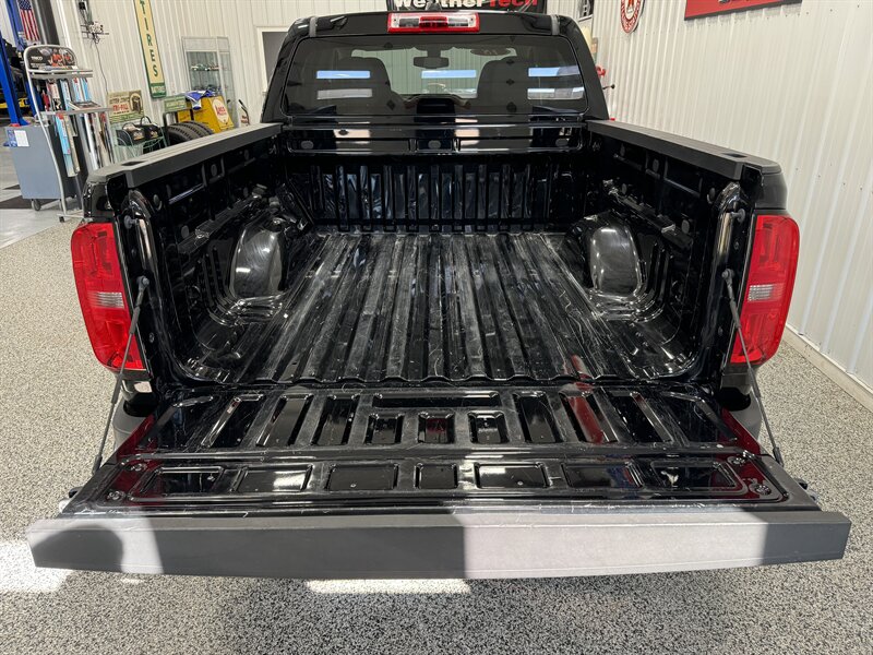 2018 Chevrolet Colorado Work Truck   - Photo 9 - Rochelle, IL 61068