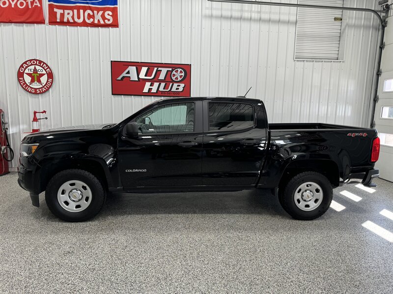 2018 Chevrolet Colorado Work Truck   - Photo 2 - Rochelle, IL 61068