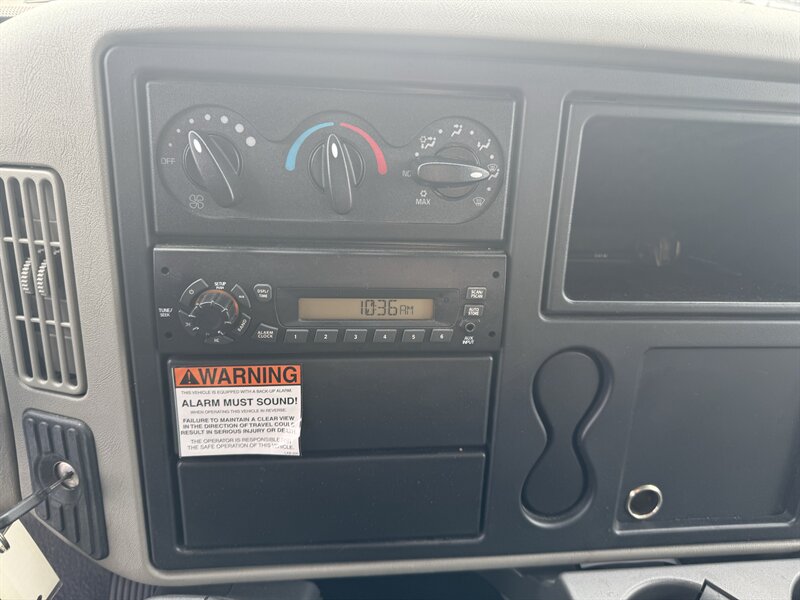 2013 International DuraStar 4300   - Photo 10 - Rochelle, IL 61068