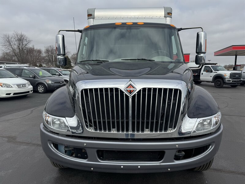 2013 International DuraStar 4300   - Photo 4 - Rochelle, IL 61068