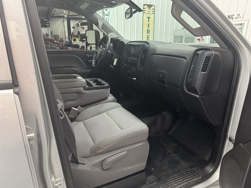 2017 Chevrolet Silverado 2500HD Work Truck   - Photo 14 - Rochelle, IL 61068
