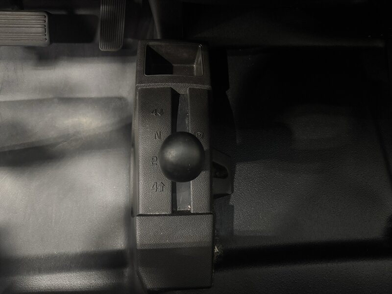 2017 Chevrolet Silverado 2500HD Work Truck   - Photo 11 - Rochelle, IL 61068