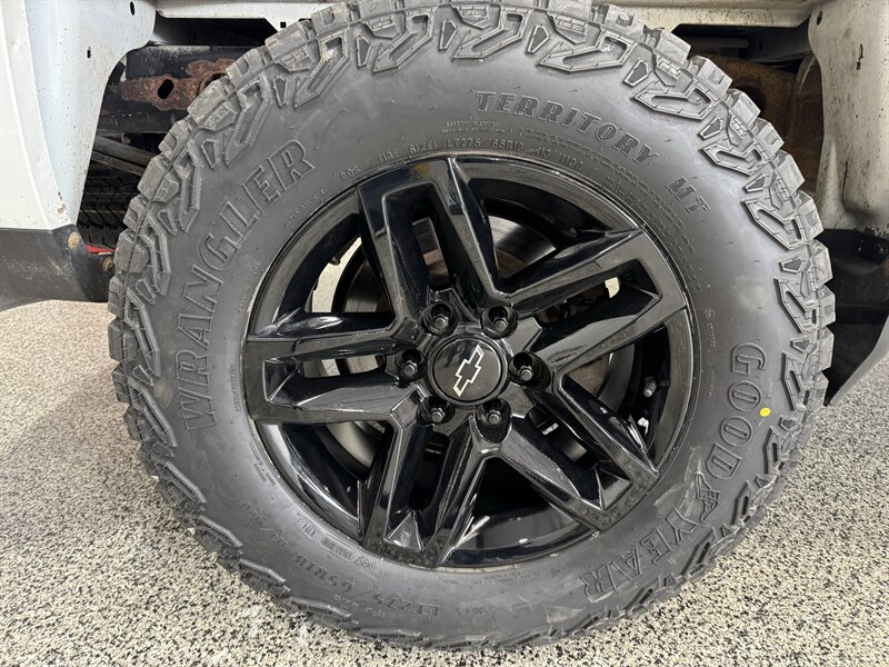 2018 Chevrolet Silverado 1500 Work Truck - Photo 23 - Rochelle, IL 61068