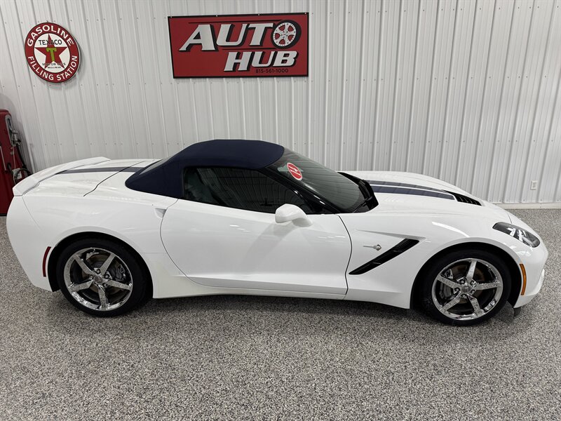 2014 Chevrolet Corvette Stingray - Photo 2 - Rochelle, IL 61068