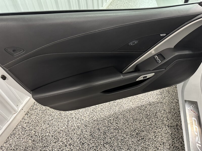 2014 Chevrolet Corvette Stingray - Photo 17 - Rochelle, IL 61068