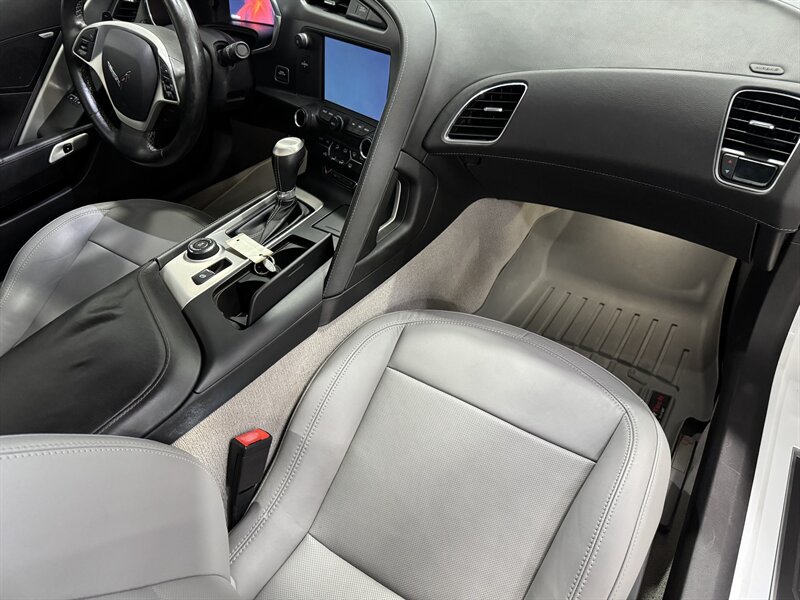 2014 Chevrolet Corvette Stingray - Photo 11 - Rochelle, IL 61068