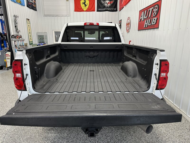 2018 Chevrolet Silverado 2500 LTZ   - Photo 5 - Rochelle, IL 61068