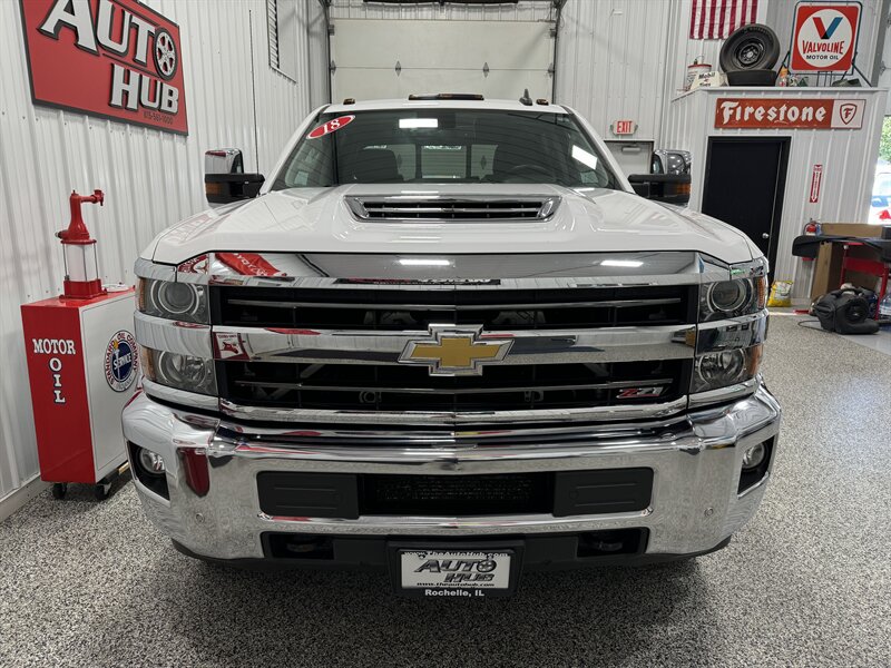 2018 Chevrolet Silverado 2500 LTZ   - Photo 7 - Rochelle, IL 61068