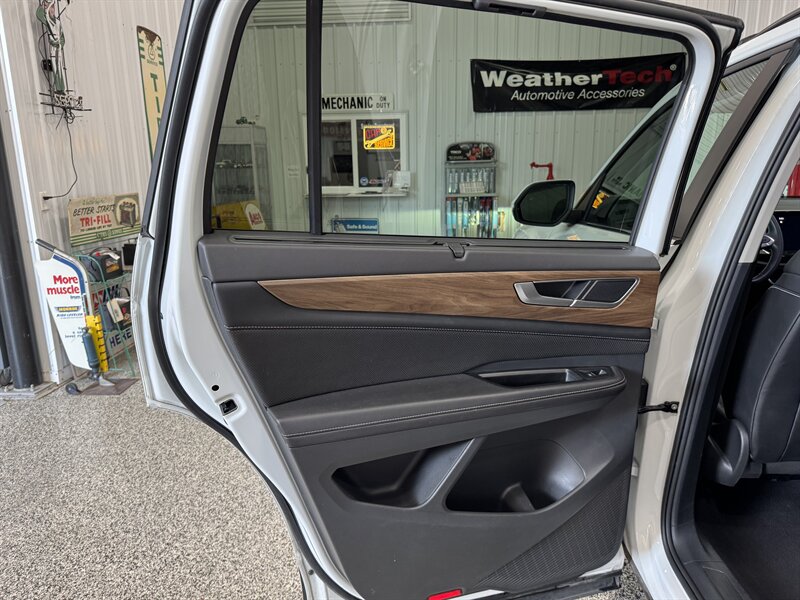 2024 Volkswagen Atlas SE 4Motion   - Photo 22 - Rochelle, IL 61068