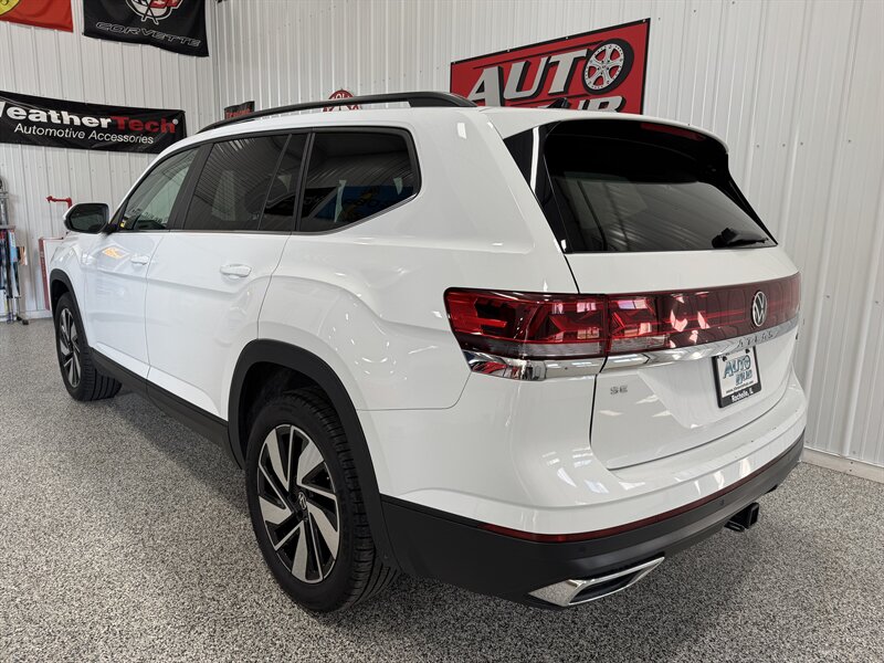 2024 Volkswagen Atlas SE 4Motion   - Photo 18 - Rochelle, IL 61068