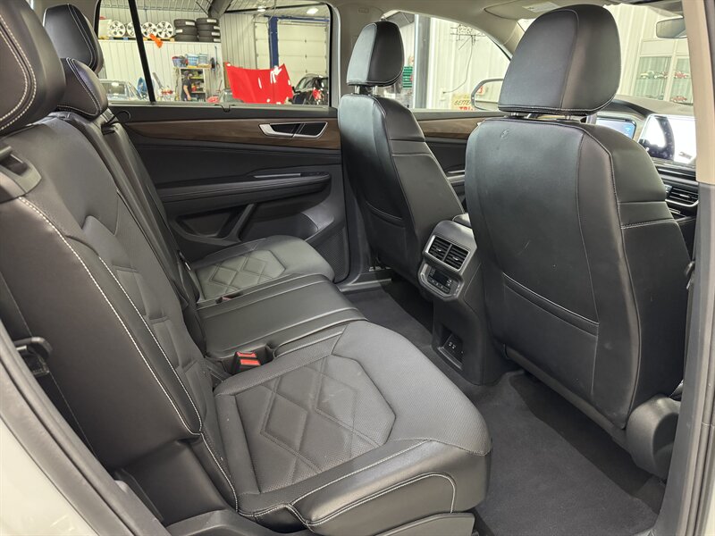 2024 Volkswagen Atlas SE 4Motion   - Photo 13 - Rochelle, IL 61068