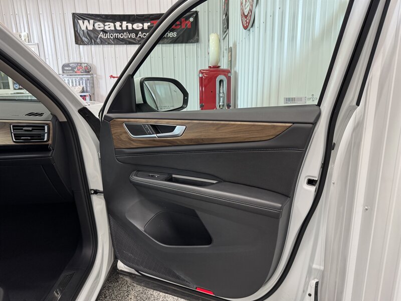 2024 Volkswagen Atlas SE 4Motion   - Photo 20 - Rochelle, IL 61068